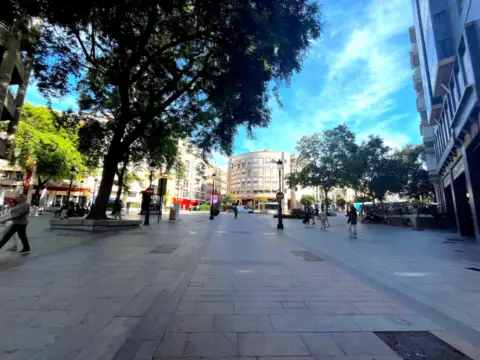 Local comercial en calle Tres de Agosto