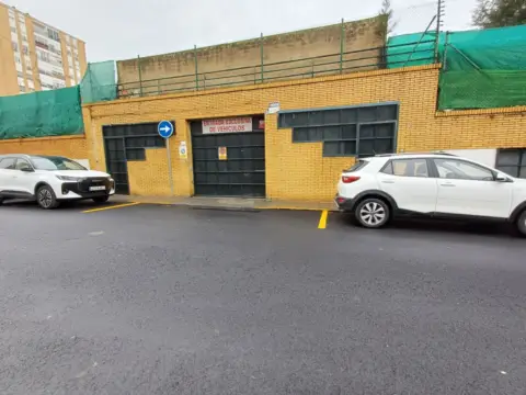 Garaje en calle de Bogotá