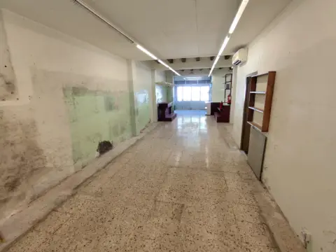 Local comercial en Carrer de la Comarca