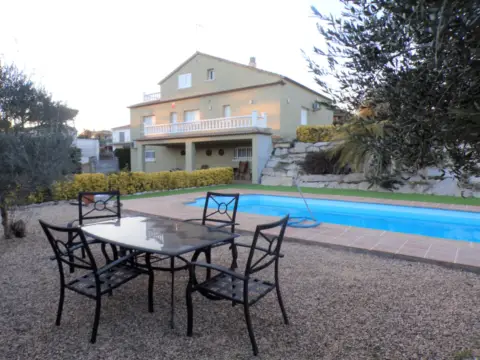 Casa en calle Casanova