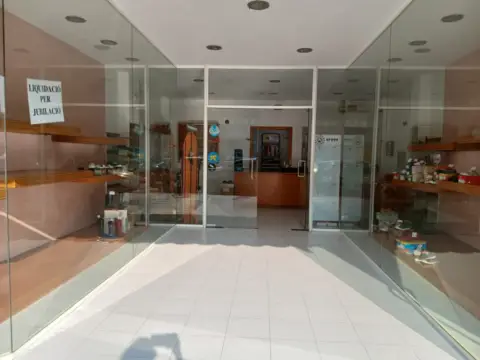 Local comercial en Carrer Camí Ral, 187