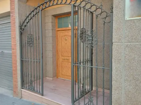 Casa adosada en Carrer Camí Ral