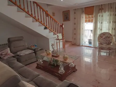 Casa adosada en Carrer Camí Ral