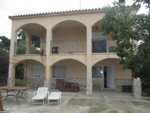 Casa en Avinguda Salvador Espriu, 1