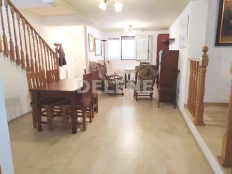 Casa adosada en Hellín