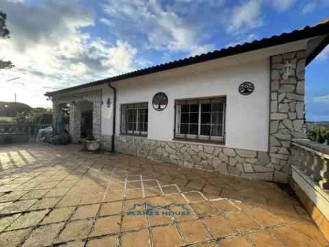 Casa en Carrer Cornisa Inferior