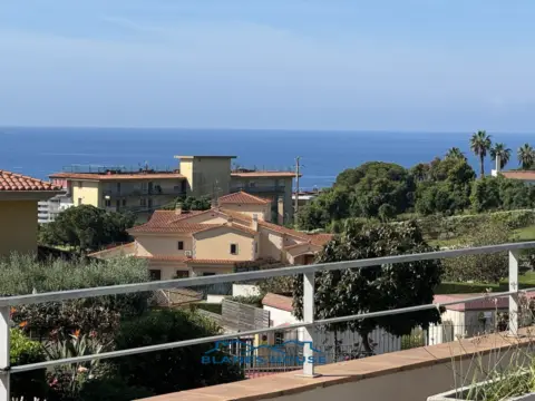 Casa en Carrer Antonio Machado, 777