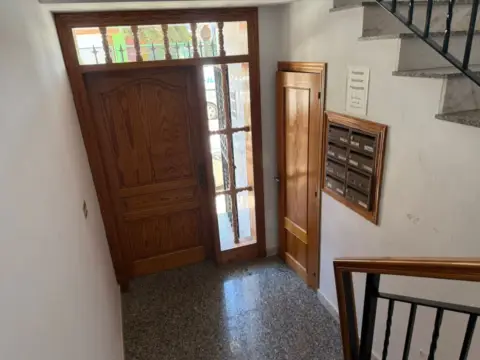 Local comercial en calle de la Reina María Cristina