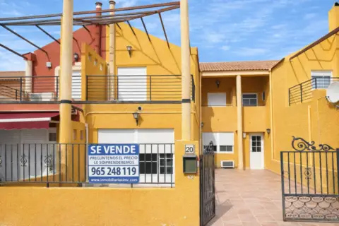 Chalet adosado en calle de Miguel de Unamuno
