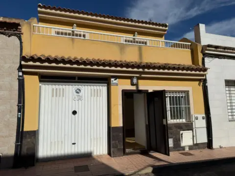 Casa en calle de Mercader