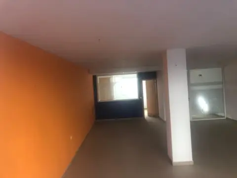 Local comercial en Carrer del Camp de Morvedre, 5