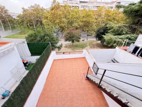 Casa en *Junto A Rambla Egara, A 100 M Parada Ferrocarriles*