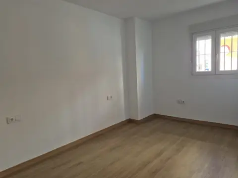 Piso en calle de la Virgen del Carmen