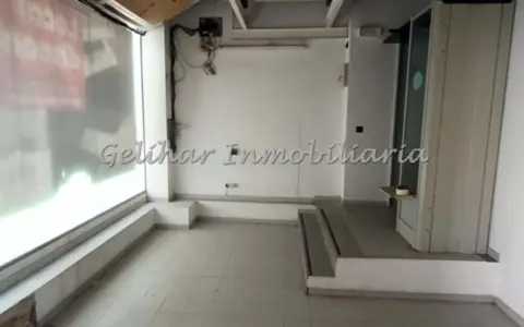 Local comercial en calle Real de Arriba