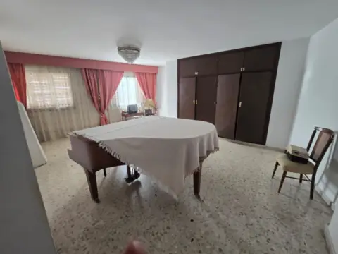 Piso en calle de Romero Pozo