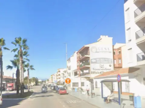 Local comercial en calle de Barcelona, 2
