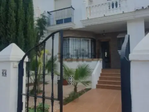 Chalet adosado en Urbanización El Tomillar
