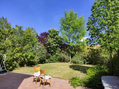 Casa adosada en calle de Parrillanos