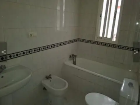 Dúplex en calle del Barrio Nuevo