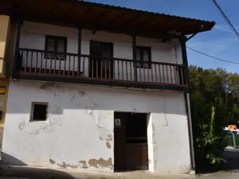 Casa pareada en calle Fuentelapiedra