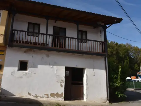 Casa pareada en calle Fuentelapiedra