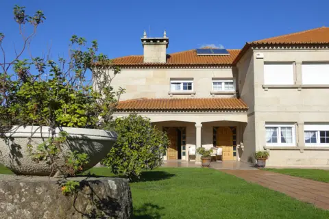 Chalet unifamiliar en calle A Chamusca. Salcedo, nº 55