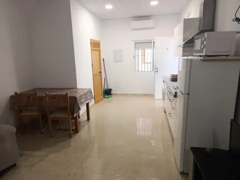 Estudio en calle de Almayate