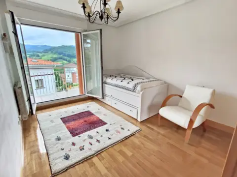 Piso en calle de Arraskularre, 1