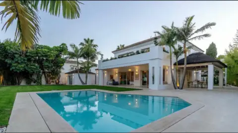 Casa unifamiliar en Avenida Doce, 11