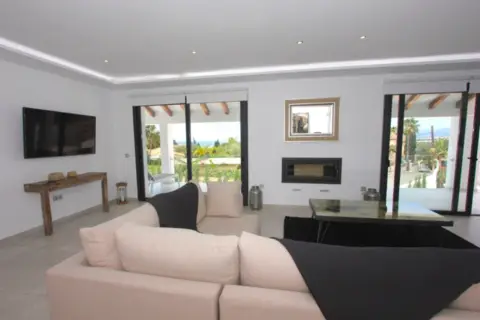 Casa en calle de los Iris