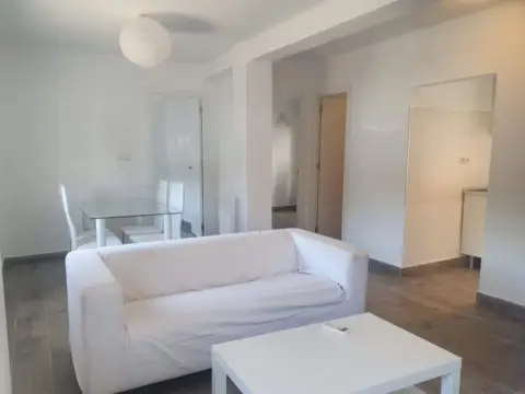 Piso en calle de la Virgen del Rocío