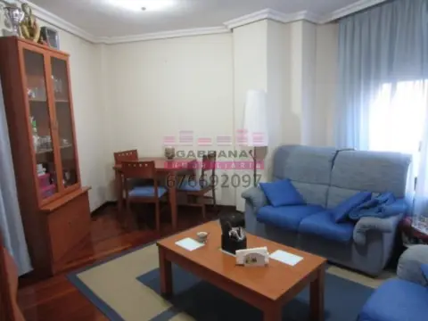 Piso en calle del Conde de Torrecedeira