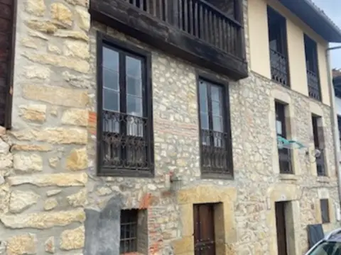 Casa pareada en calle Tresgrandas
