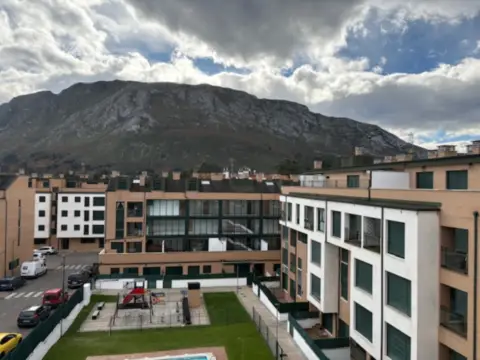 Dúplex en calle Río Cabrales