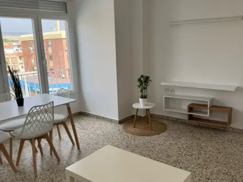 Piso en calle Doctor López Cantarero Ballesteros