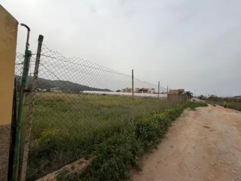 Terreno en calle Dehesa