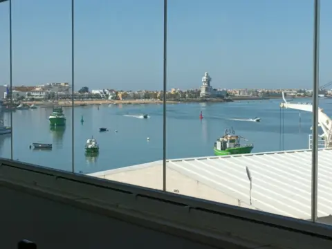 Piso en Muelle de Martínez Catena