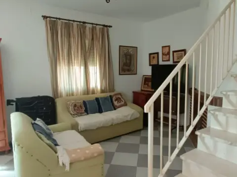 Chalet adosado en calle Pijota