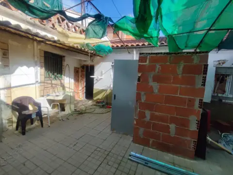 Casa en Patrocinio de San José-Talavera la Nueva-Gamonal