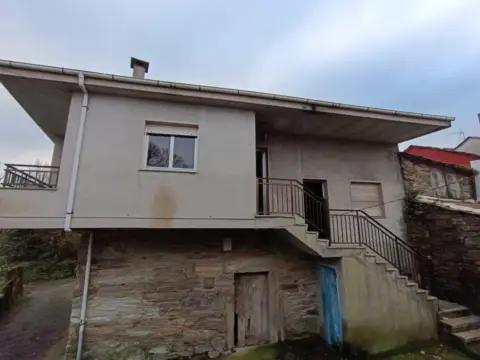 Casa en calle Carballeda