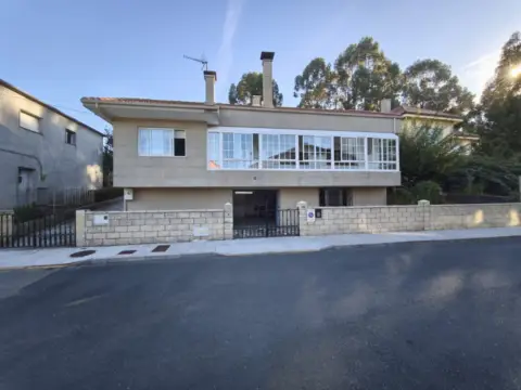 Casa en Rúa dos Xazmíns