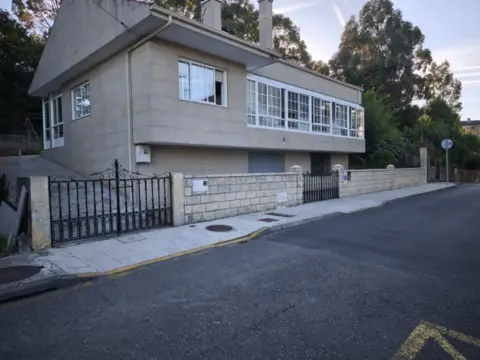 Casa en Rúa dos Xazmíns