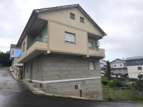 Casa en calle de Toén