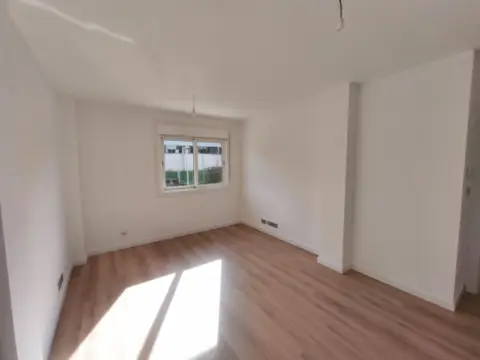 Piso en calle Nuno Eanes de Cercio