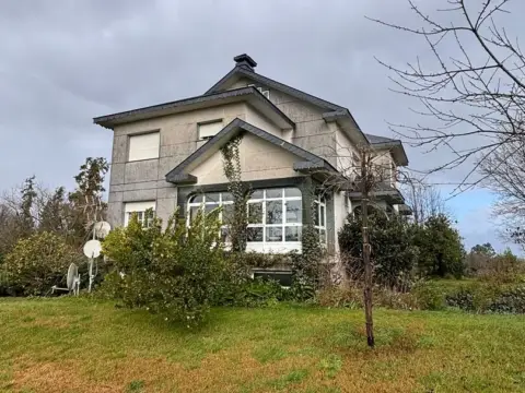 Casa unifamiliar en calle Castro