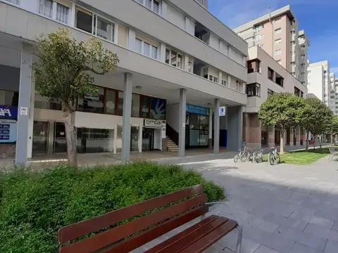 Estudio en Avenida Comercial