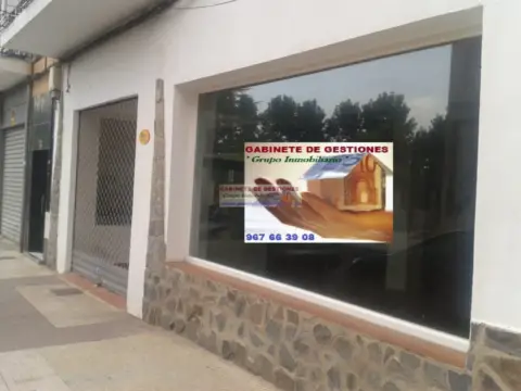 Local comercial en San Pablo-Fiesta del Arbol