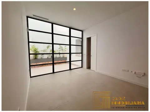 Piso en Alquiler en El Mentidero-Teatro Falla-Alameda