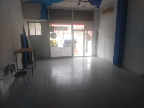 Local comercial en Avinguda del Cid