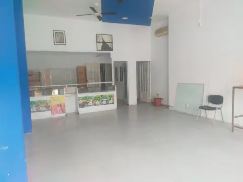 Local comercial en Avinguda del Cid